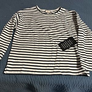 NWT Small Tuckernuck long-sleeved shirt